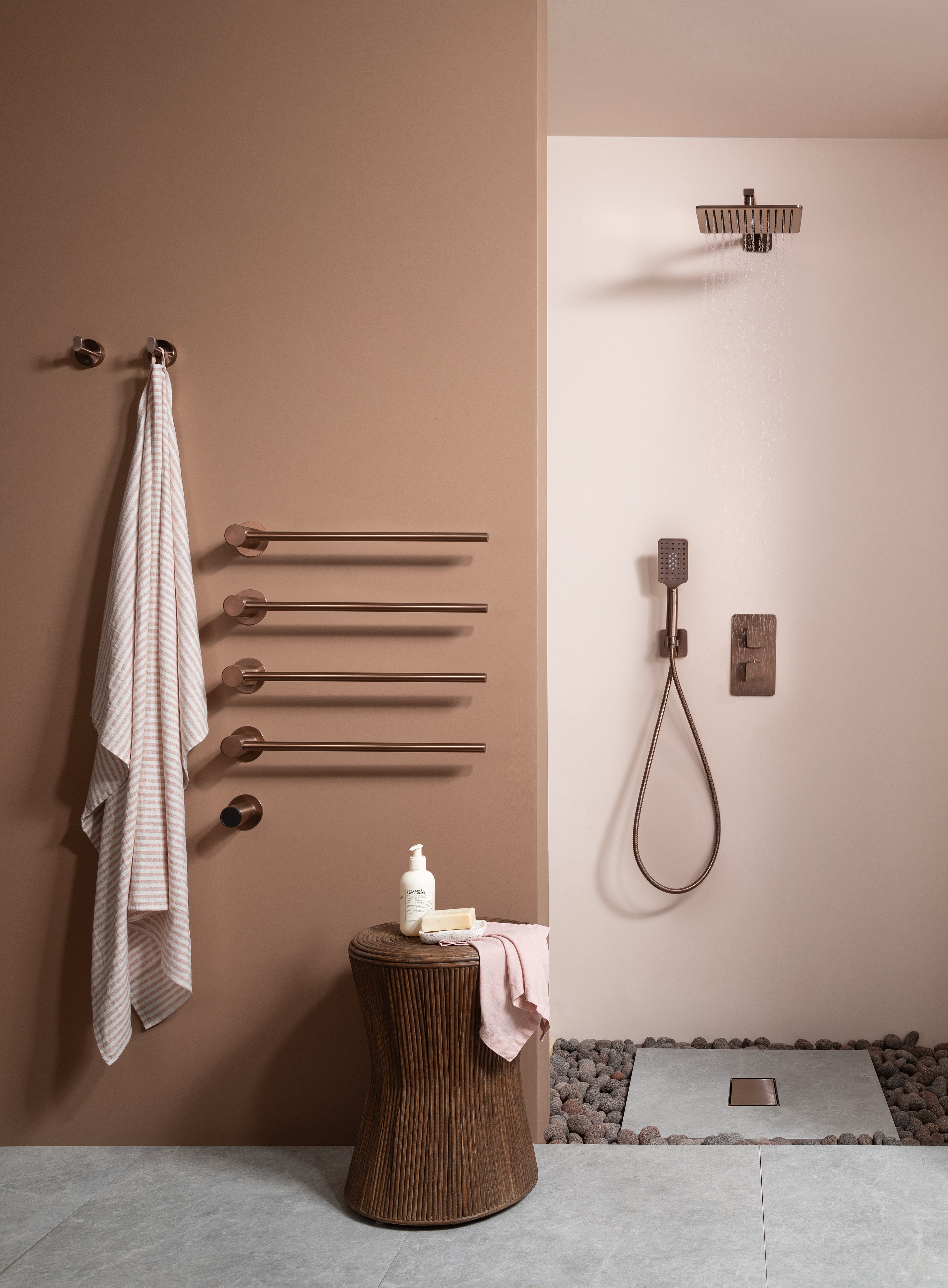 HIX WALL MOUNTED SHOWER
 ARM, 380MM