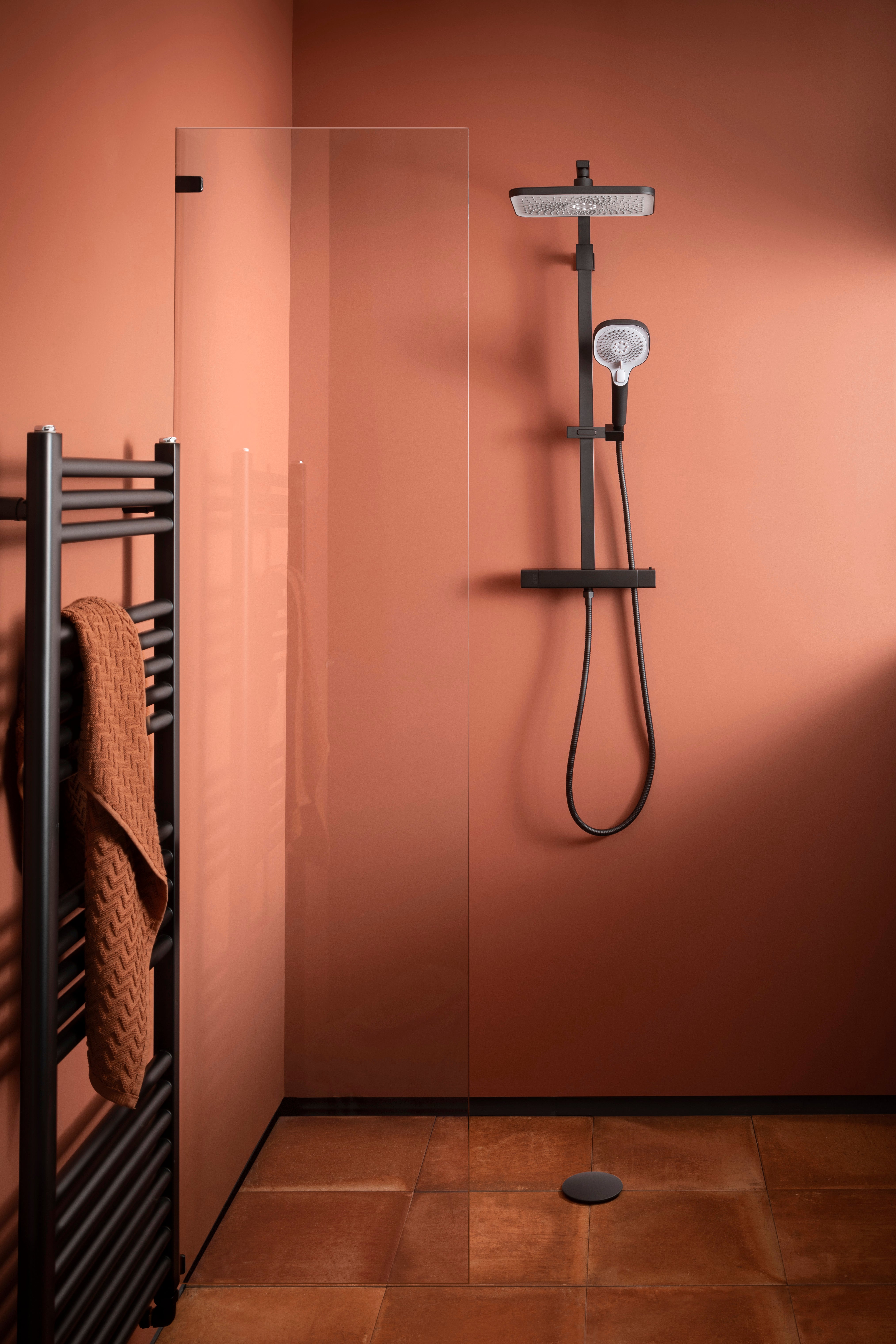 HIX SINGLE LEVER WALL MOUNTED BASIN MIXER (both plates included)