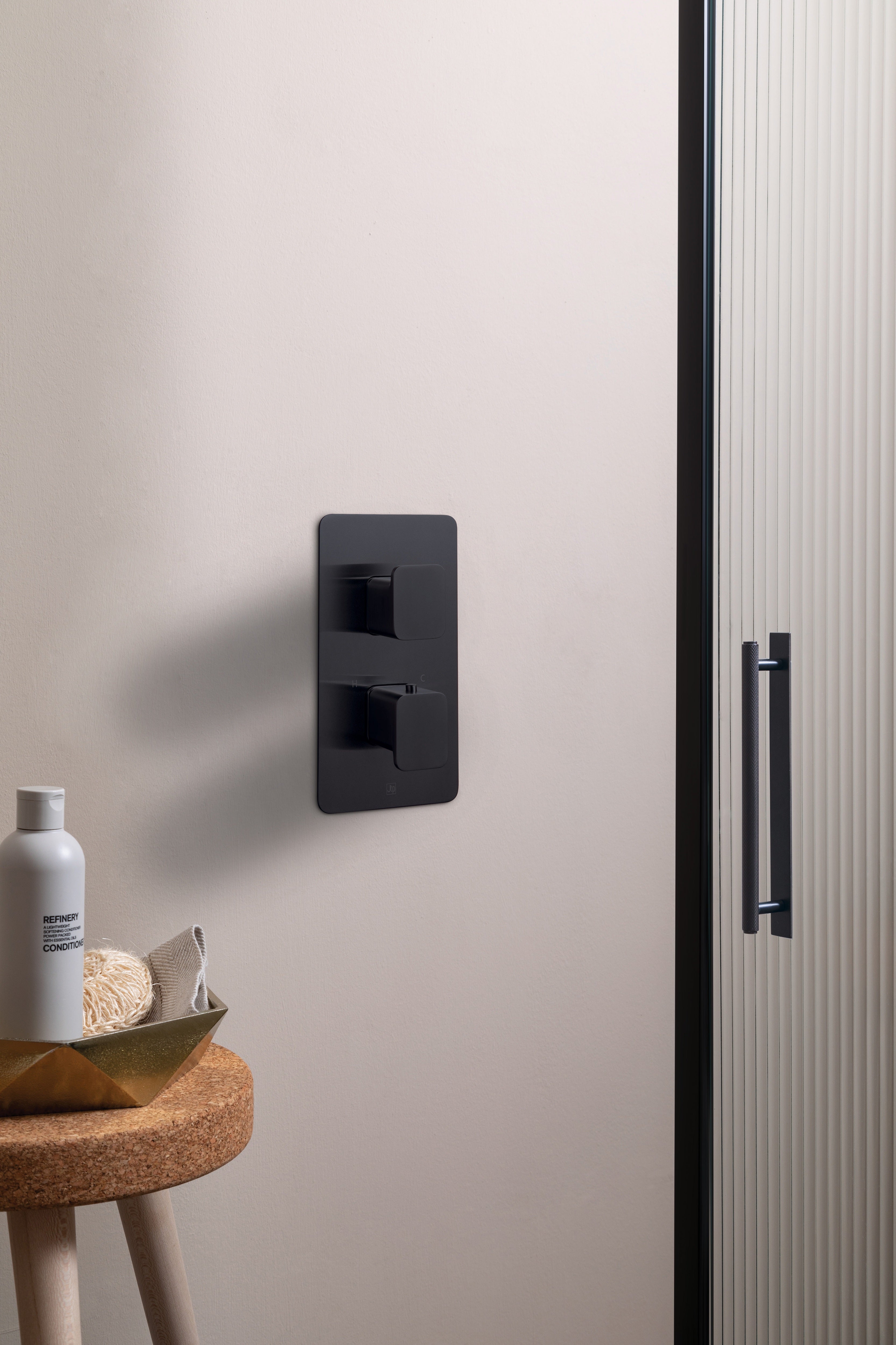 HIX THERMOSTATIC CONCEALED
 1 OUTLET SHOWER VALVE