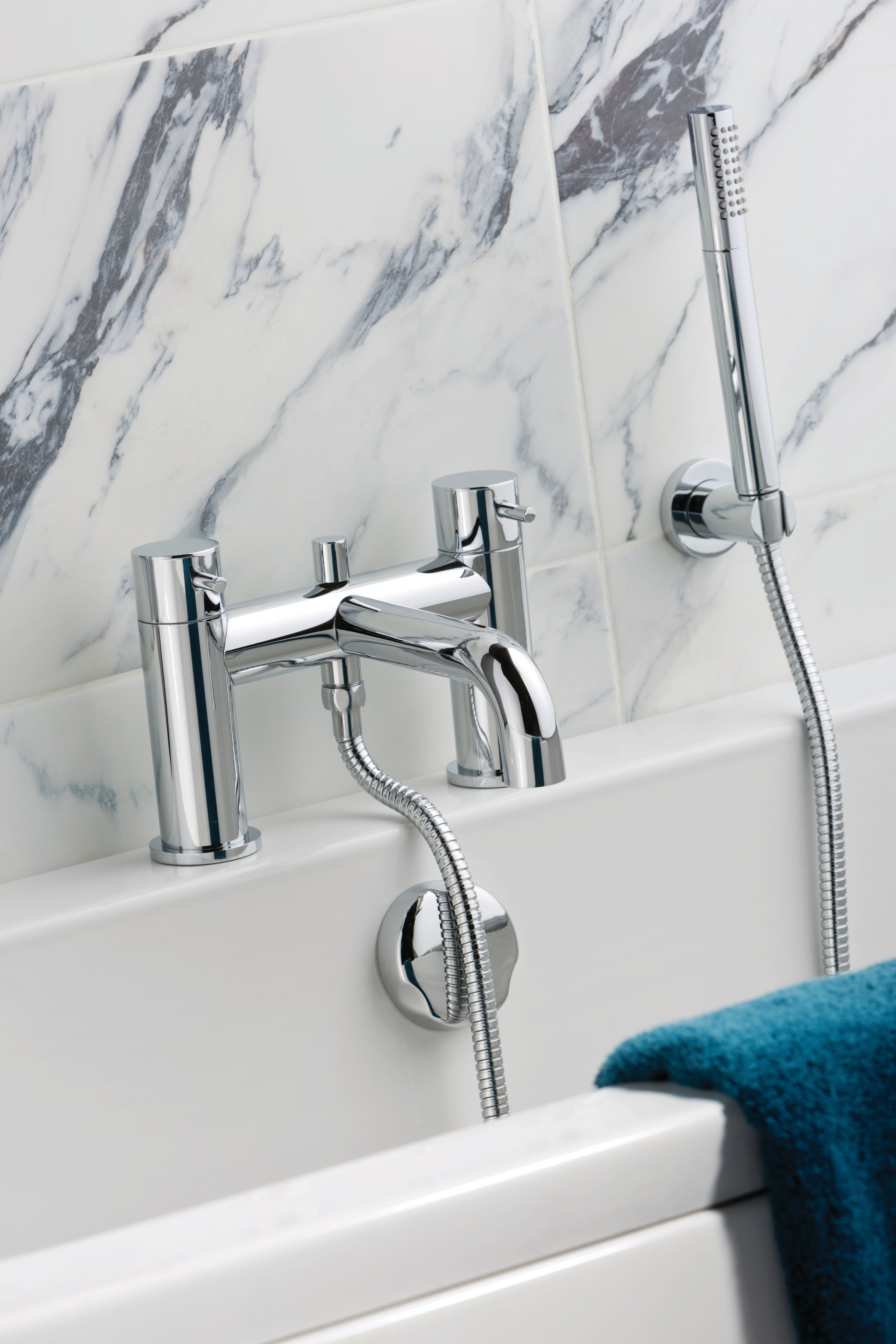 FLORENCE DECK MOUNTED BATH AND
 SHOWER MIXER WITH KIT