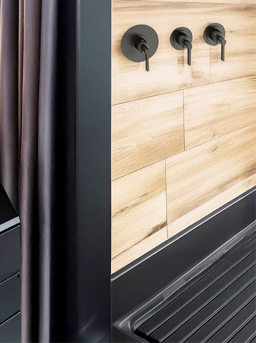 LAYLA - 3 Control Valve 2 Outlet - Cross