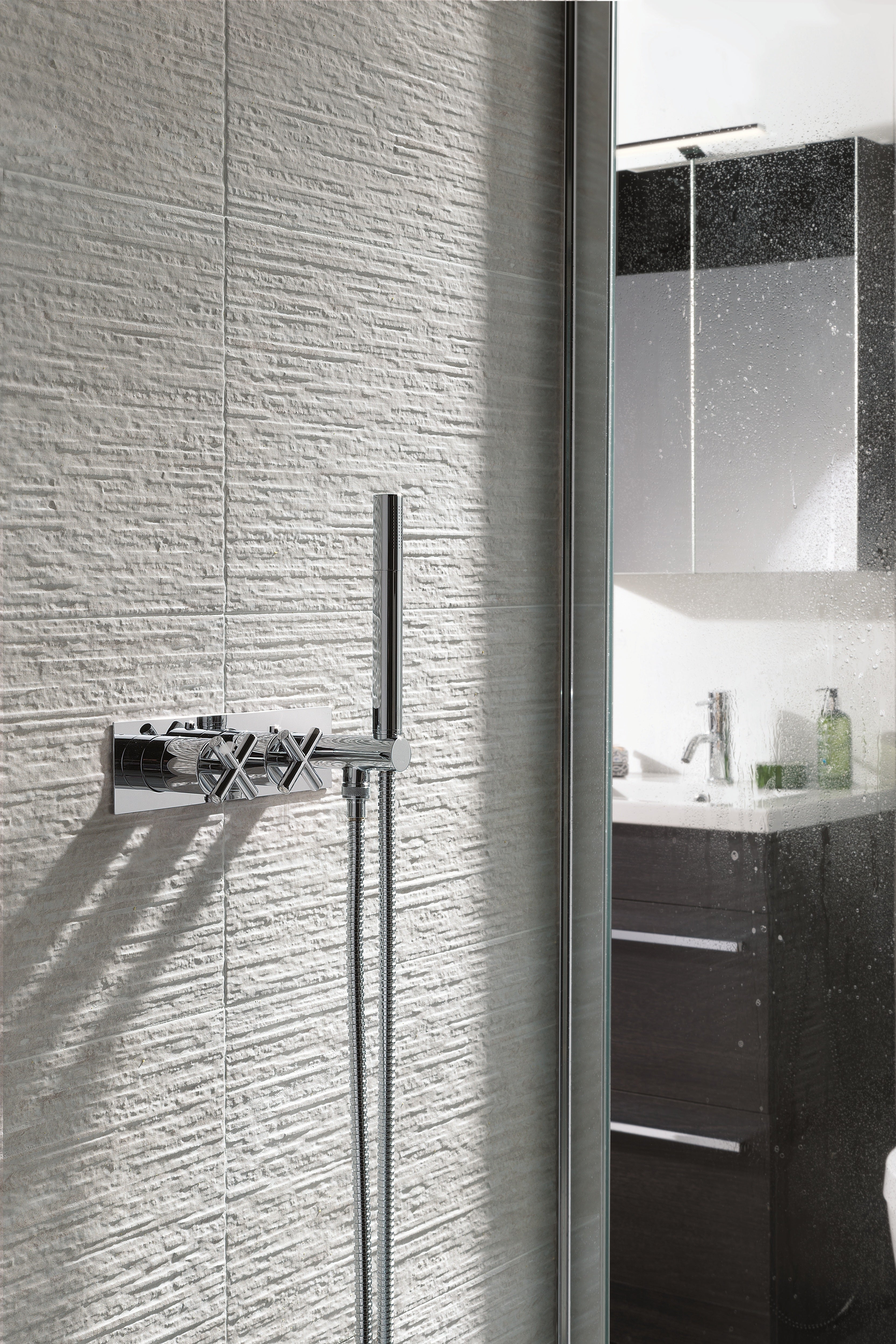 SOLEX THERMOSTATIC CONCEALED 2 OUTLET SHOWER VALVE WITH ATTACHED HANDSET
