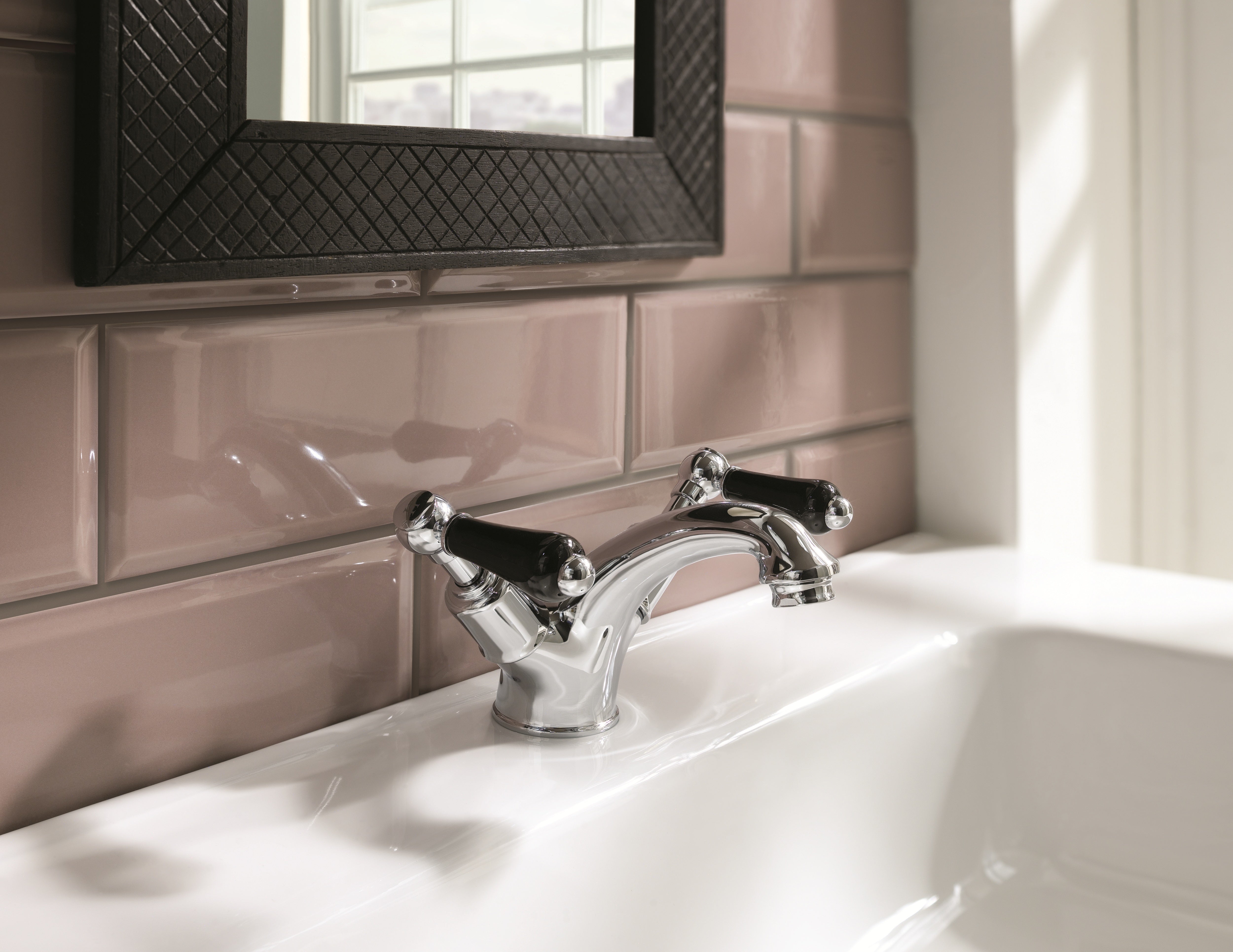 GROSVENOR LEVER BASIN MIXER WITH POP UP WASTE BLACK INDICES