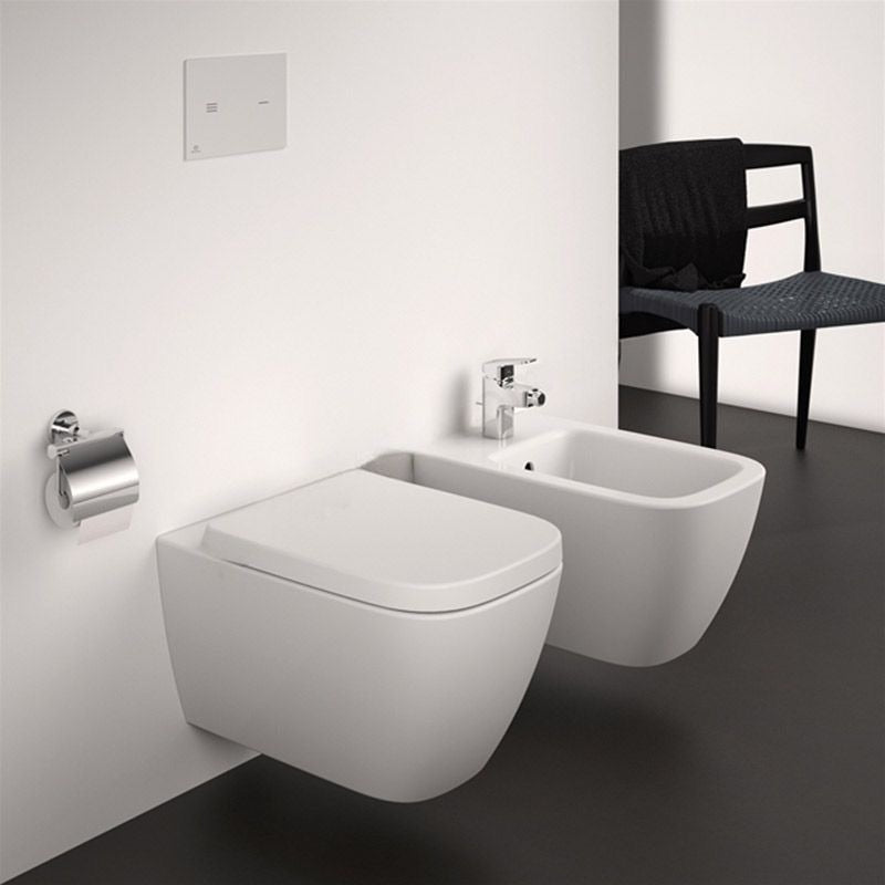 i.life B wall mounted wc bowl with horizontal outlet and rimls+ technology