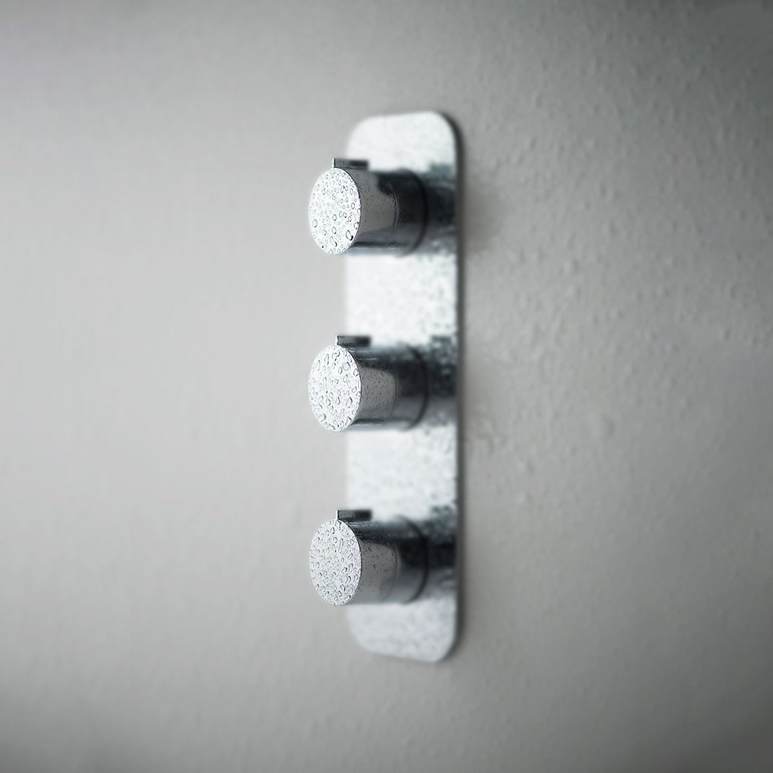 Tablet Altitude 2 Outlet 3 Handle Concealed Thermostatic Valve Vertical